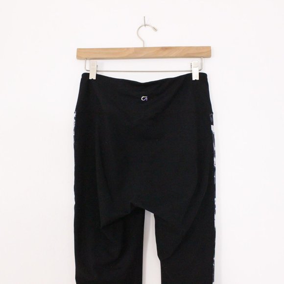 *Gap Fit Black & White Legging - Picture 5 of 5